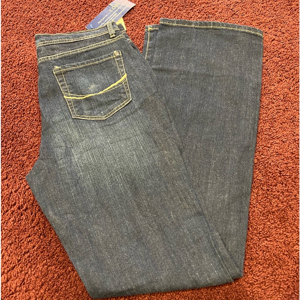 Womens Code Blue (jeans) size 10 long with simple design on back pockets !